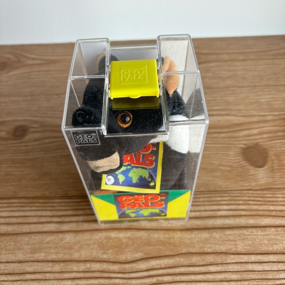 Geo Pals “Grouch” The Tasmanian Devil Bean Bag Toy Plush In Case - Picture 6 of 9